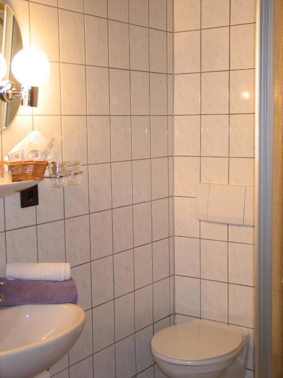 Restaurant Landgasthof Zum Wiesengrund Newel Pokój zdjęcie