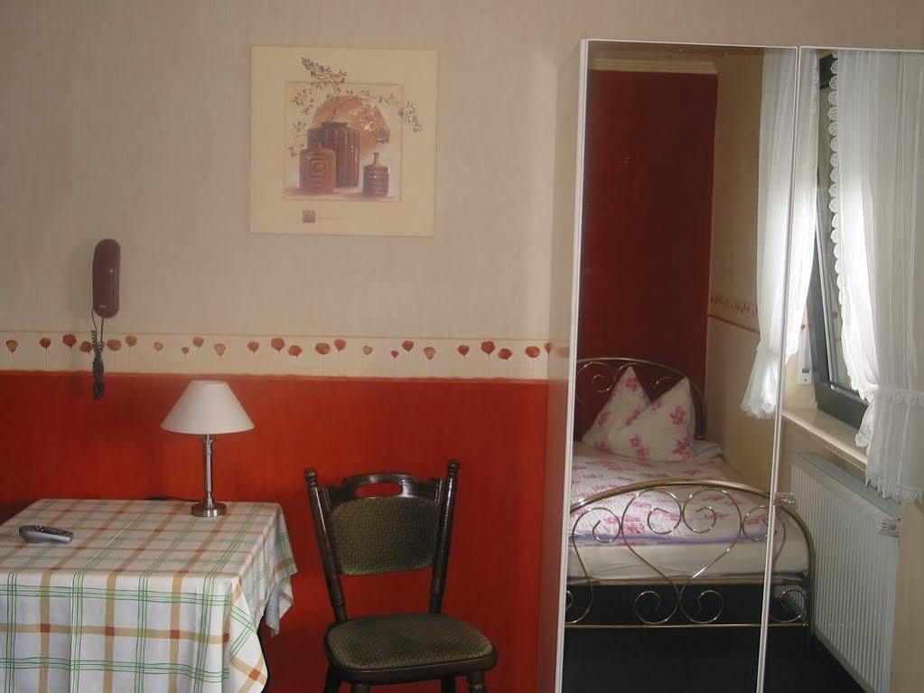 Restaurant Landgasthof Zum Wiesengrund Newel Zewnętrze zdjęcie