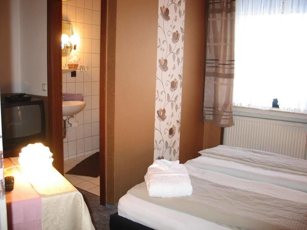 Restaurant Landgasthof Zum Wiesengrund Newel Zewnętrze zdjęcie